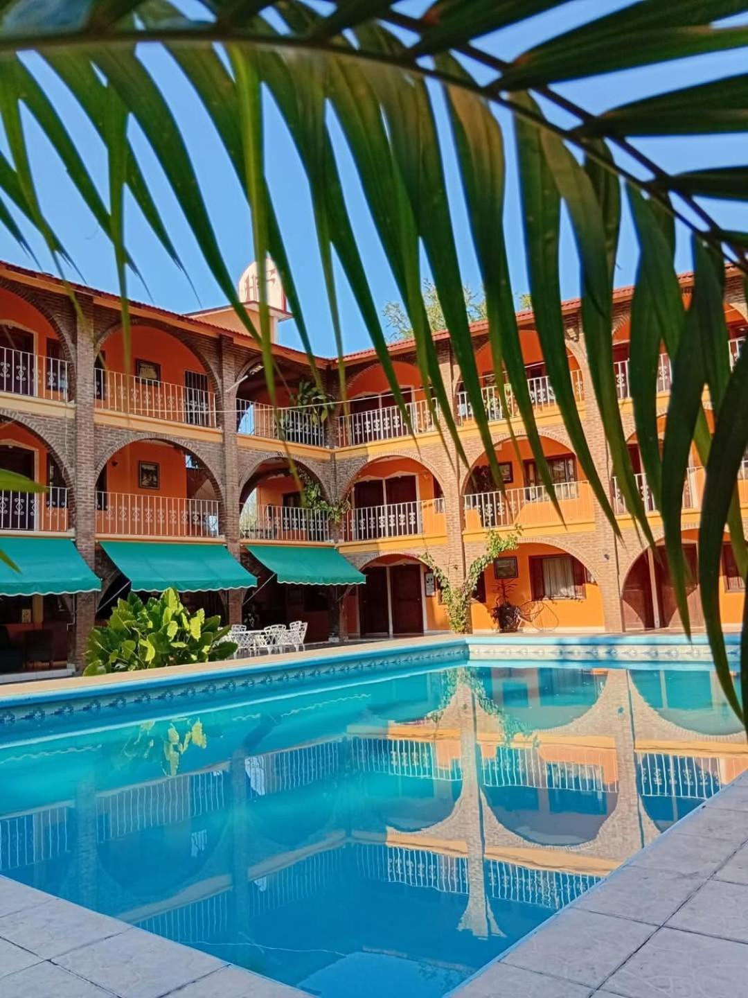 Hotel HF Hacienda San Francisco Puente Nacional Buitenkant foto